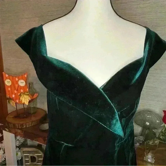 Bardot Sheath Dress Womens Size 10 Hunter Green Off The Shoulder Velvet Lined - Picture 4 of 10